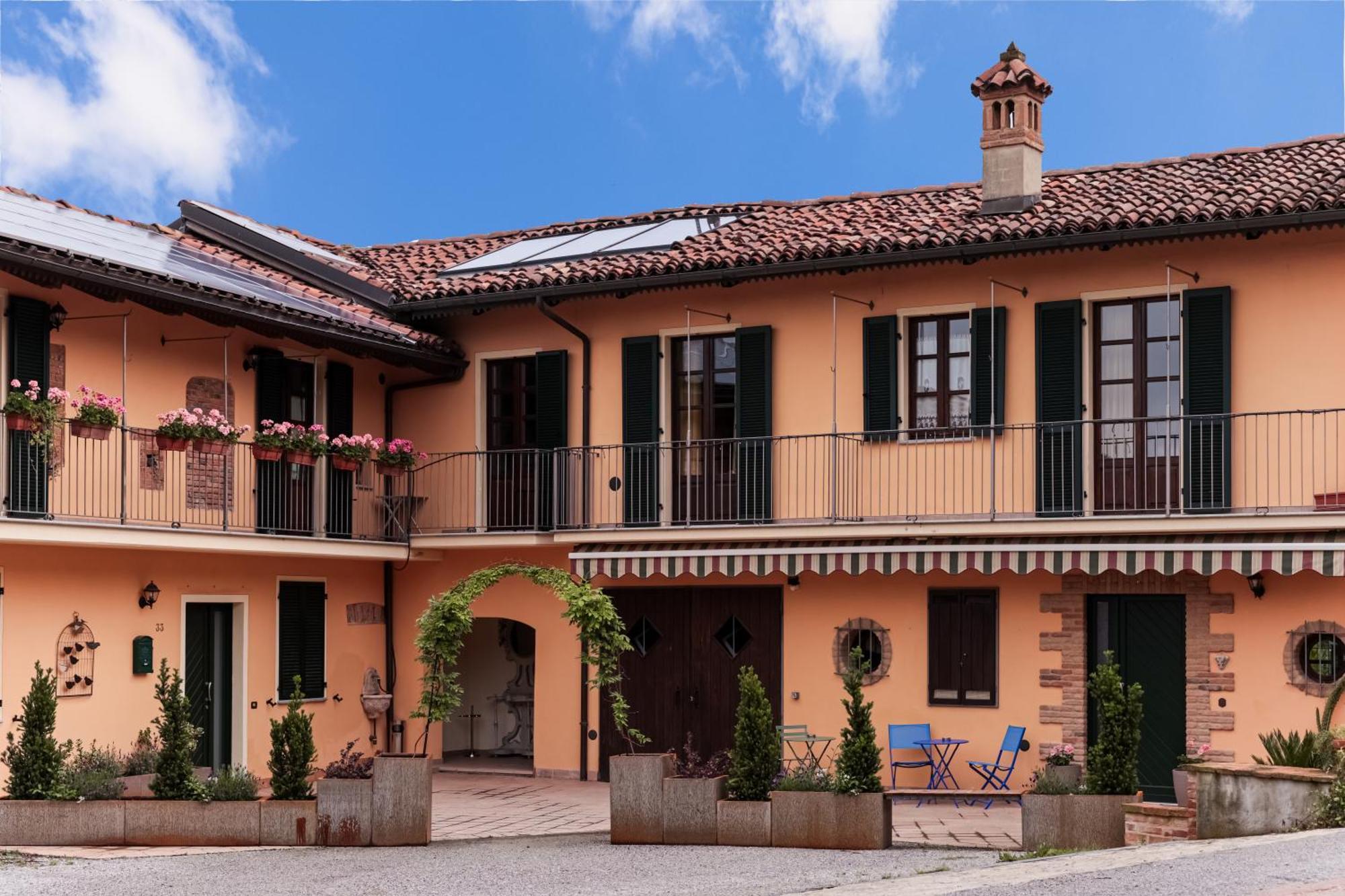 La Cantinella Country House La Morra Exterior photo